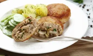 Mięso mielone i pieczarki: 7 przepisów na obiad, który zachwyci!