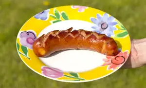 Kiełbasa z grilla kcal: ile kalorii i jak grillować zdrowiej?
