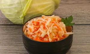 Jaki olej do surówki z kiszonej kapusty? Smak i zdrowie na talerzu!