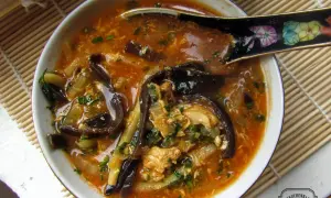 Zupa pekińska: Odkryj sekrety restauracyjnego smaku w domu!