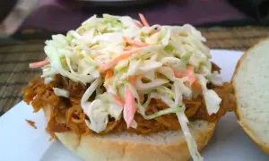 Surówka z białej kapusty jak z restauracji? Oto sekrety szefów kuchni!