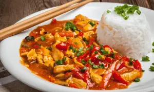 Jak zrobić kurczaka po chińsku? Przepis jak z restauracji!