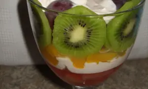Deser galaretka i bita śmietana: Przepis, triki, wariacje na sukces!