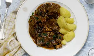 Sekret wołowiny po burgundzku: Jak zrobić idealne Boeuf Bourguignon?