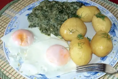 Szpinak na obiad? Odkryj pyszne przepisy i kulinarne triki!