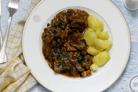 Sekret wołowiny po burgundzku: Jak zrobić idealne Boeuf Bourguignon?